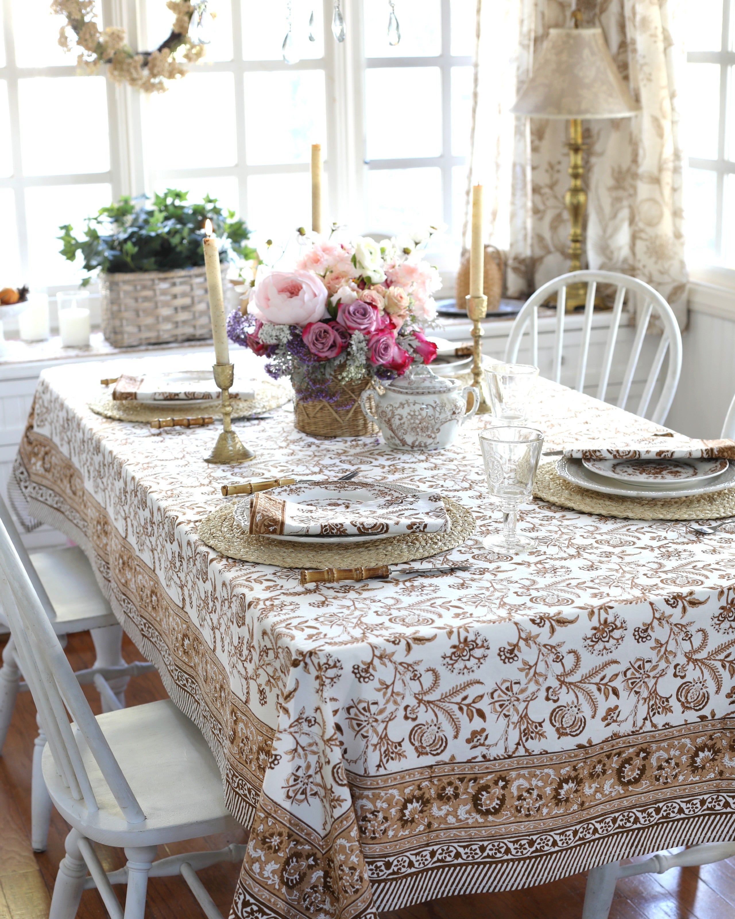 Lilibet Mocha Tablecloth