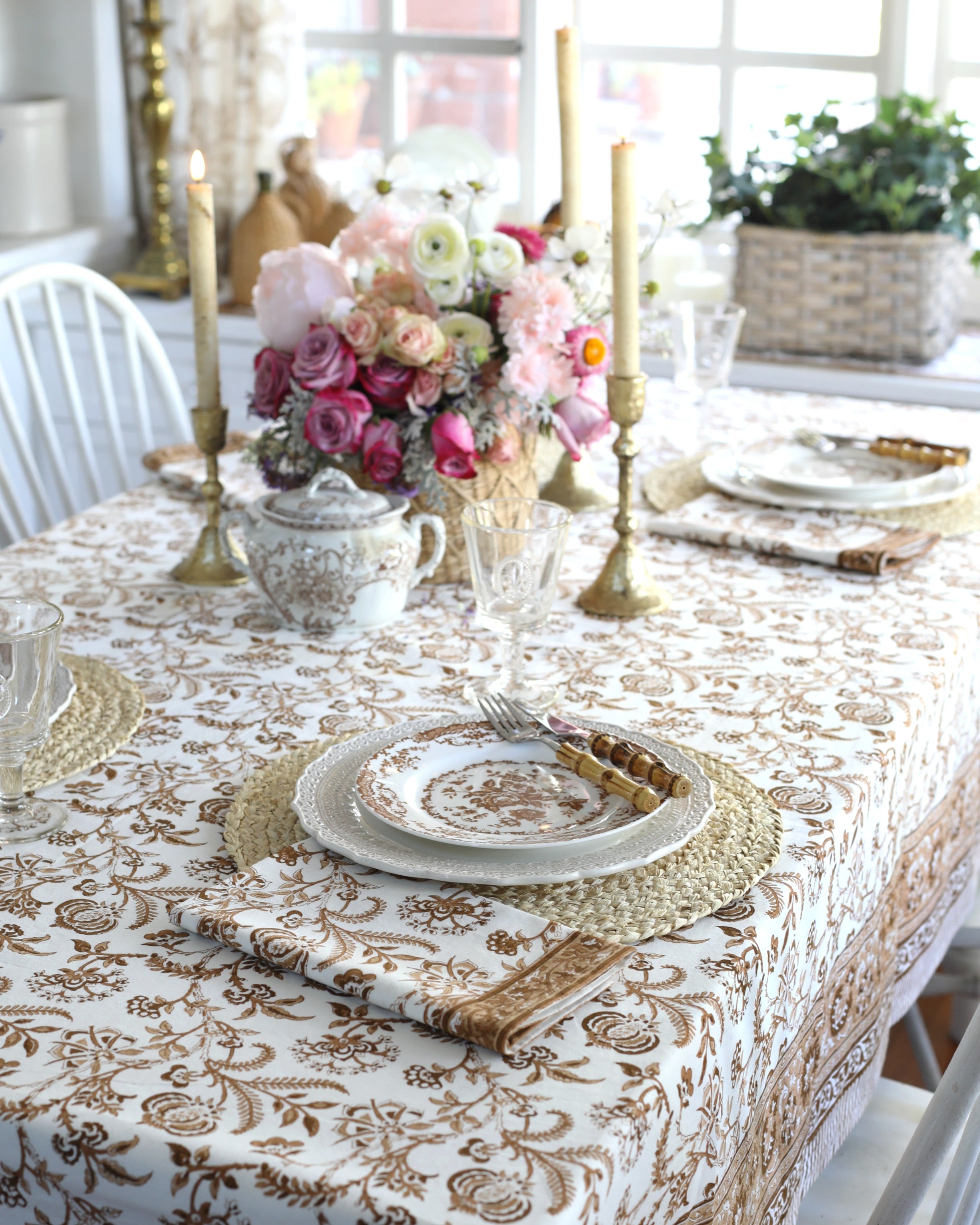 Lilibet Mocha Tablecloth