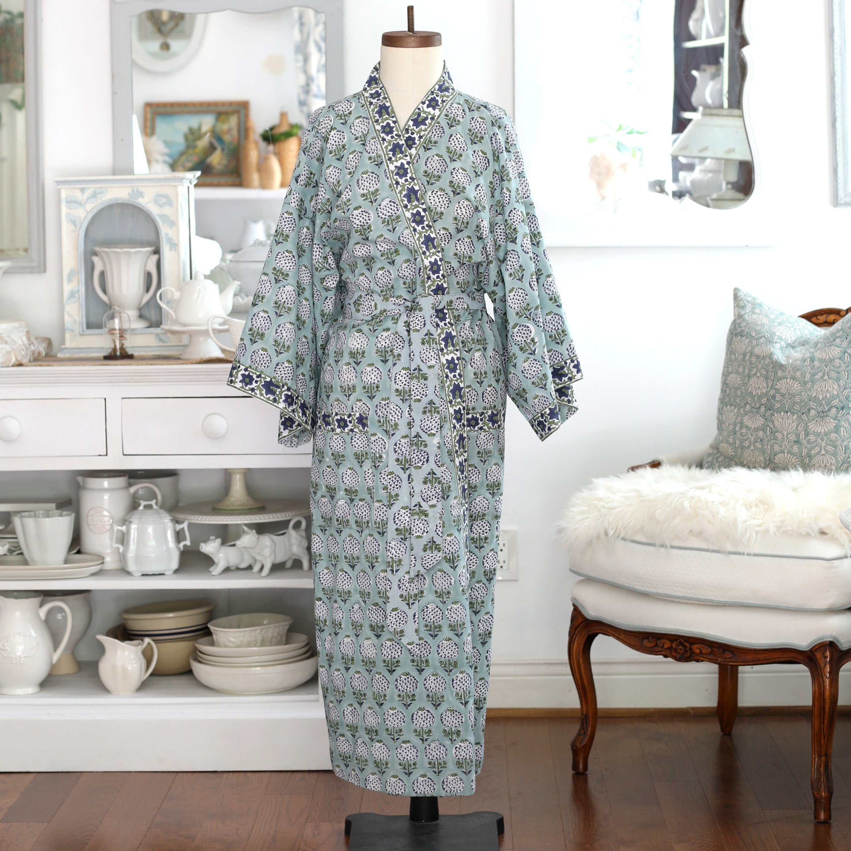 Granada Robe