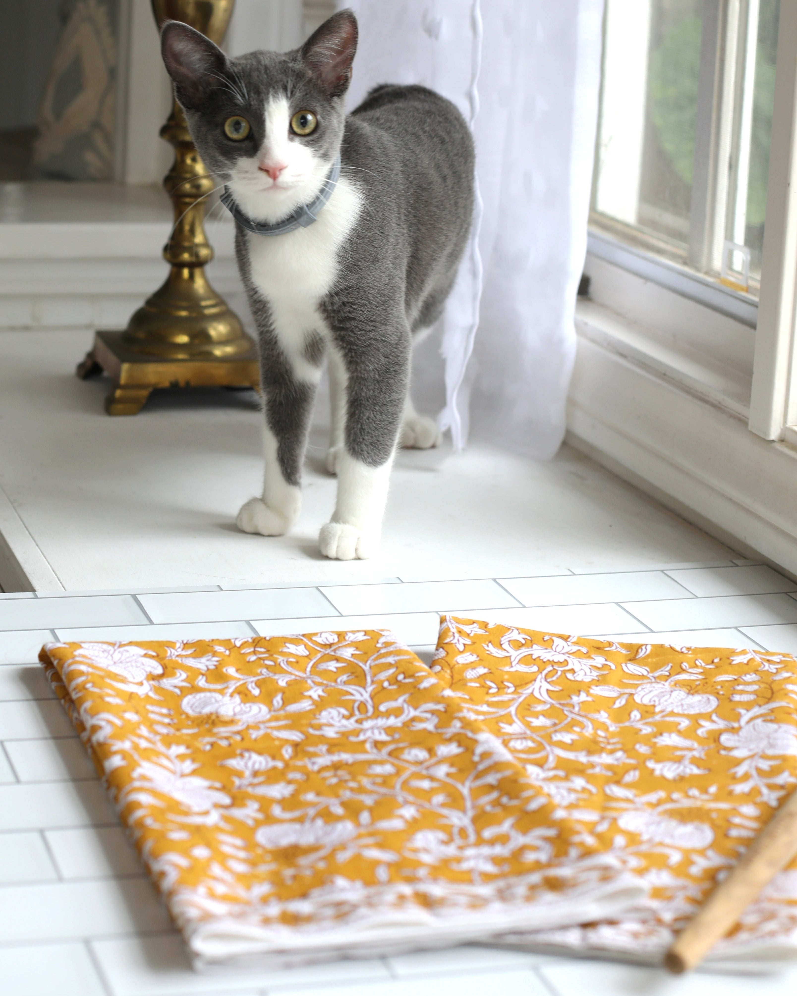 Pacho Saffron Apron